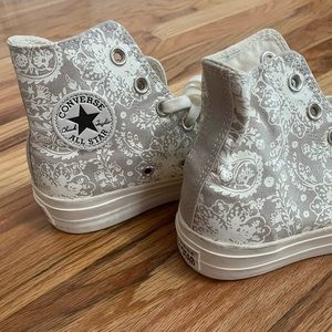 Platform Converse - women’s 6